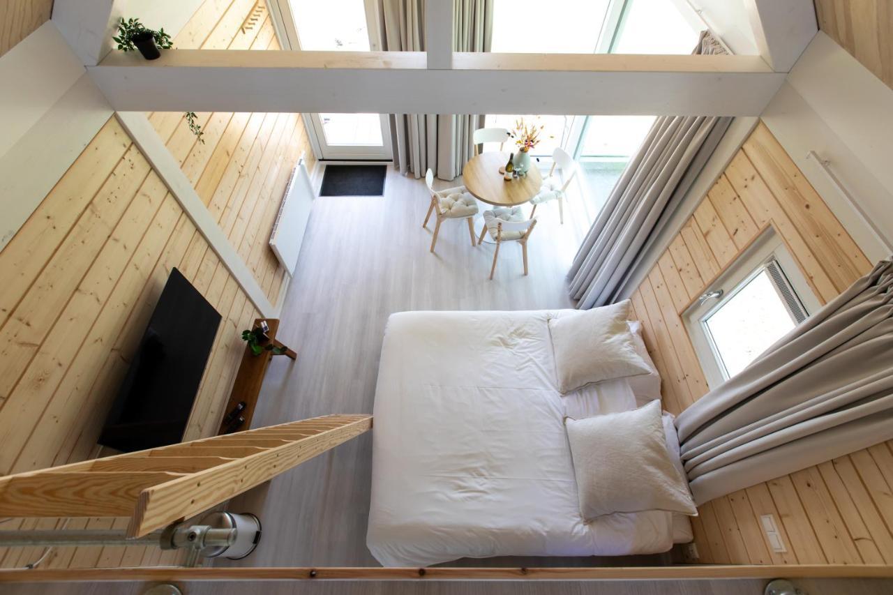 Tiny House - Optioneel Met Hottub Apartment Dokkum Bagian luar foto