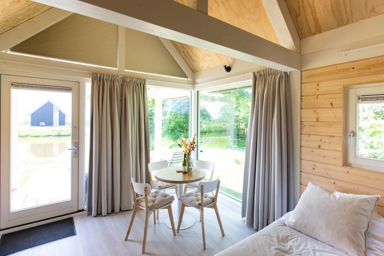 Tiny House - Optioneel Met Hottub Apartment Dokkum Bagian luar foto